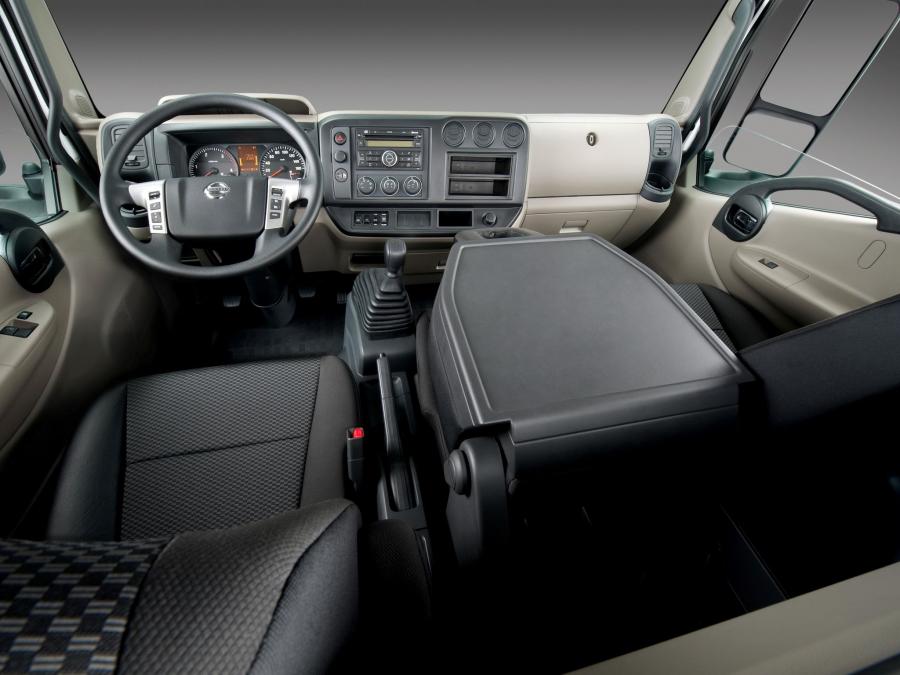  Nissan NT500 2014 года  (фото 6 из 12)